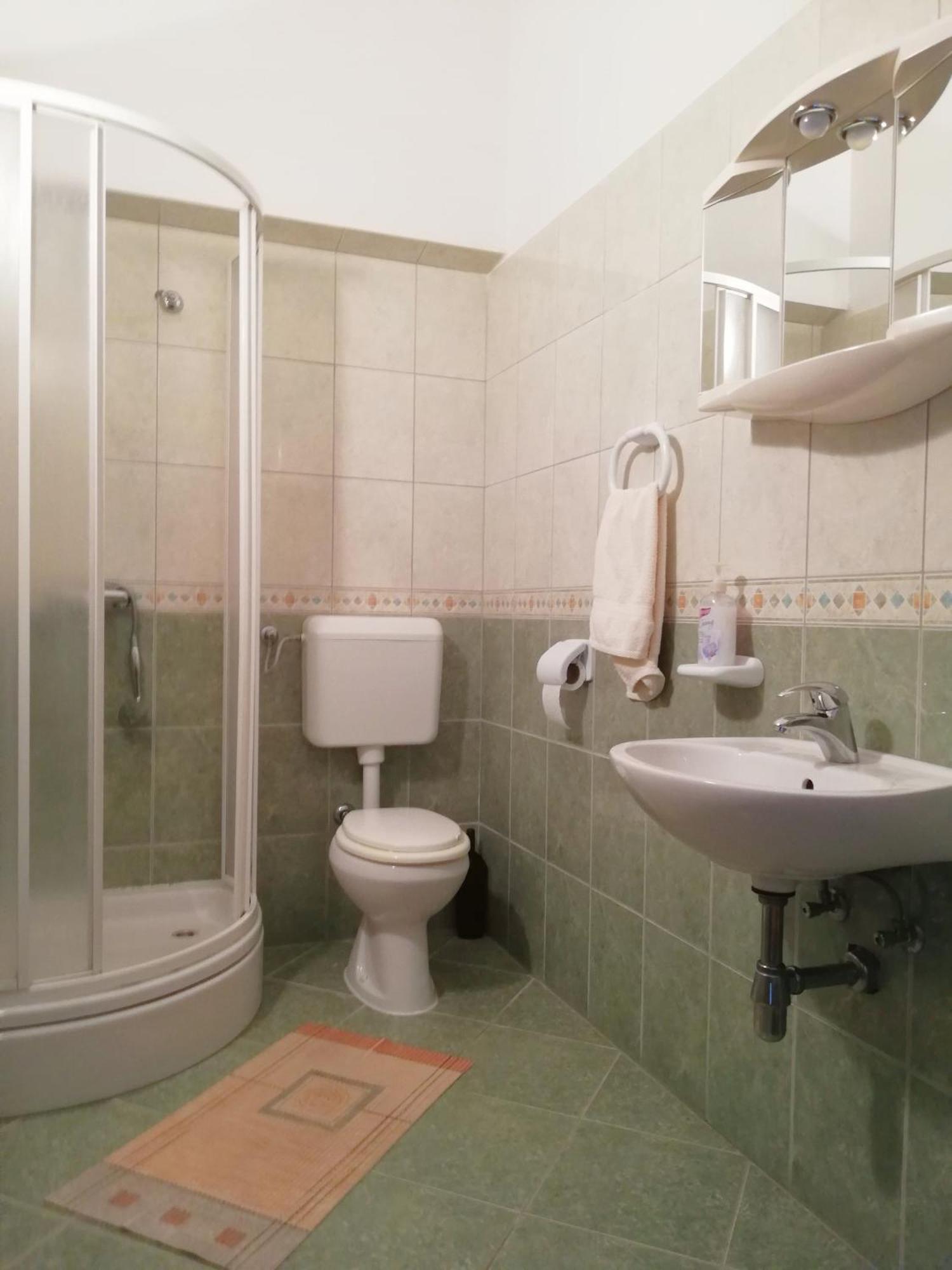Apartments Roko Lalin Pakoštane Buitenkant foto