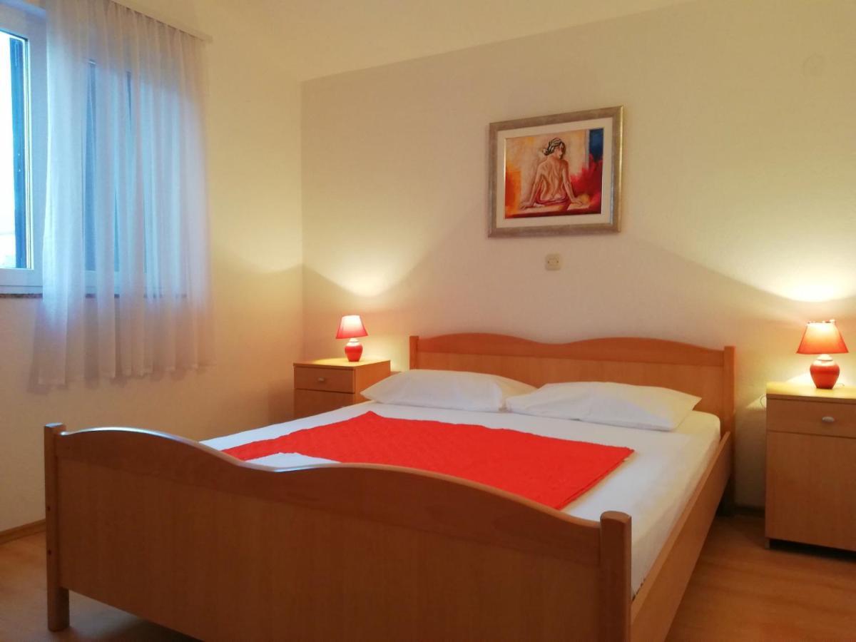Apartments Roko Lalin Pakoštane Buitenkant foto